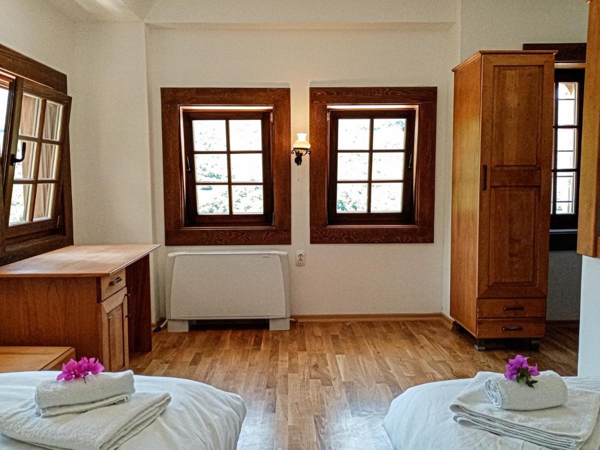 Guest Mansion, Гостински Палат Rostusa Екстериор снимка