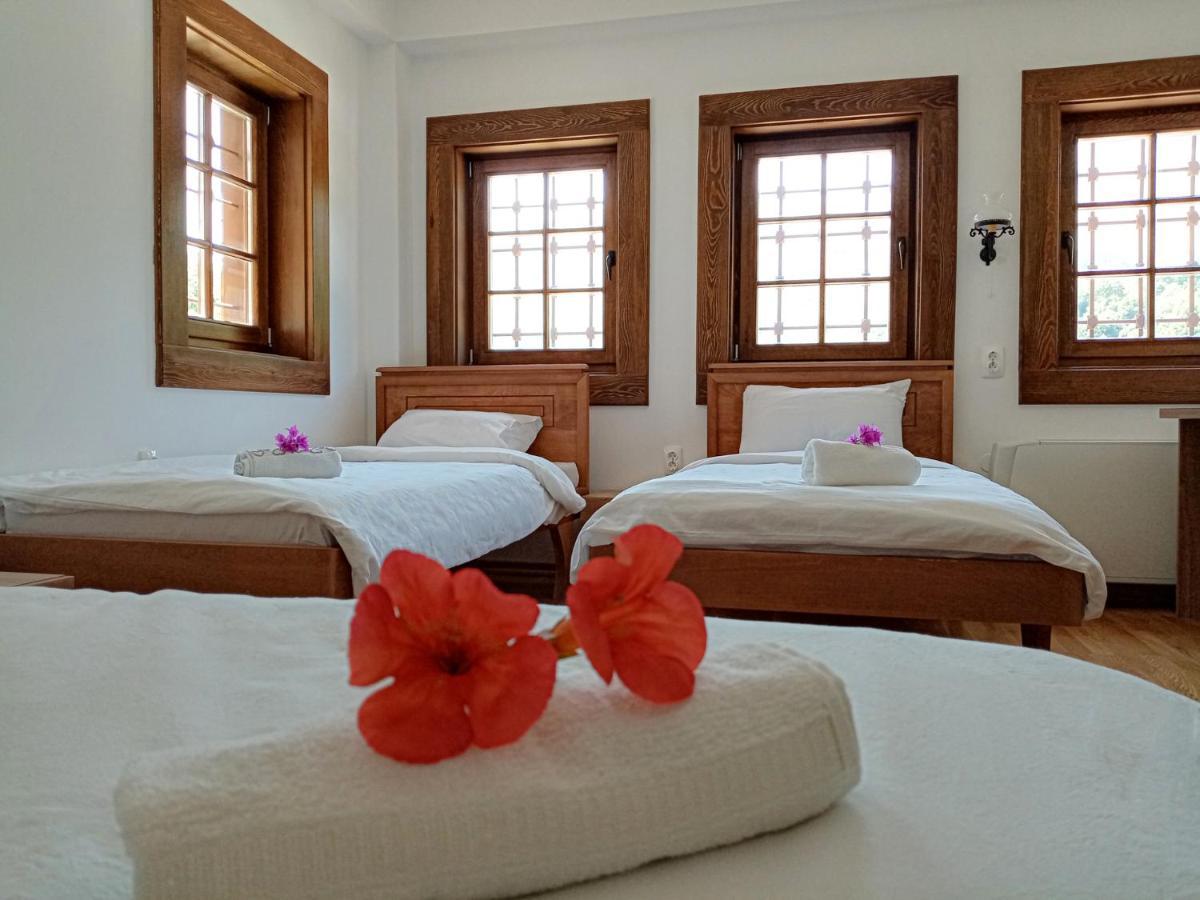 Guest Mansion, Гостински Палат Rostusa Екстериор снимка