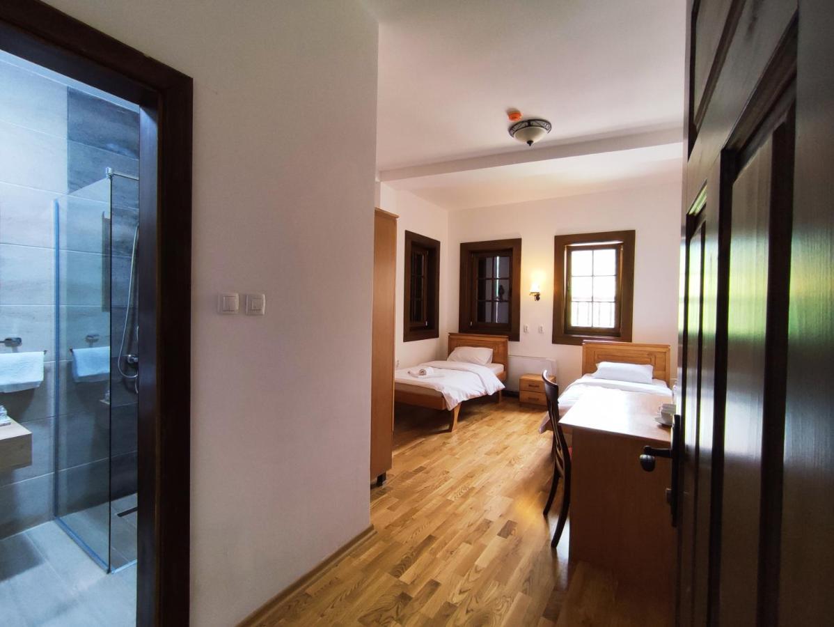 Guest Mansion, Гостински Палат Rostusa Екстериор снимка