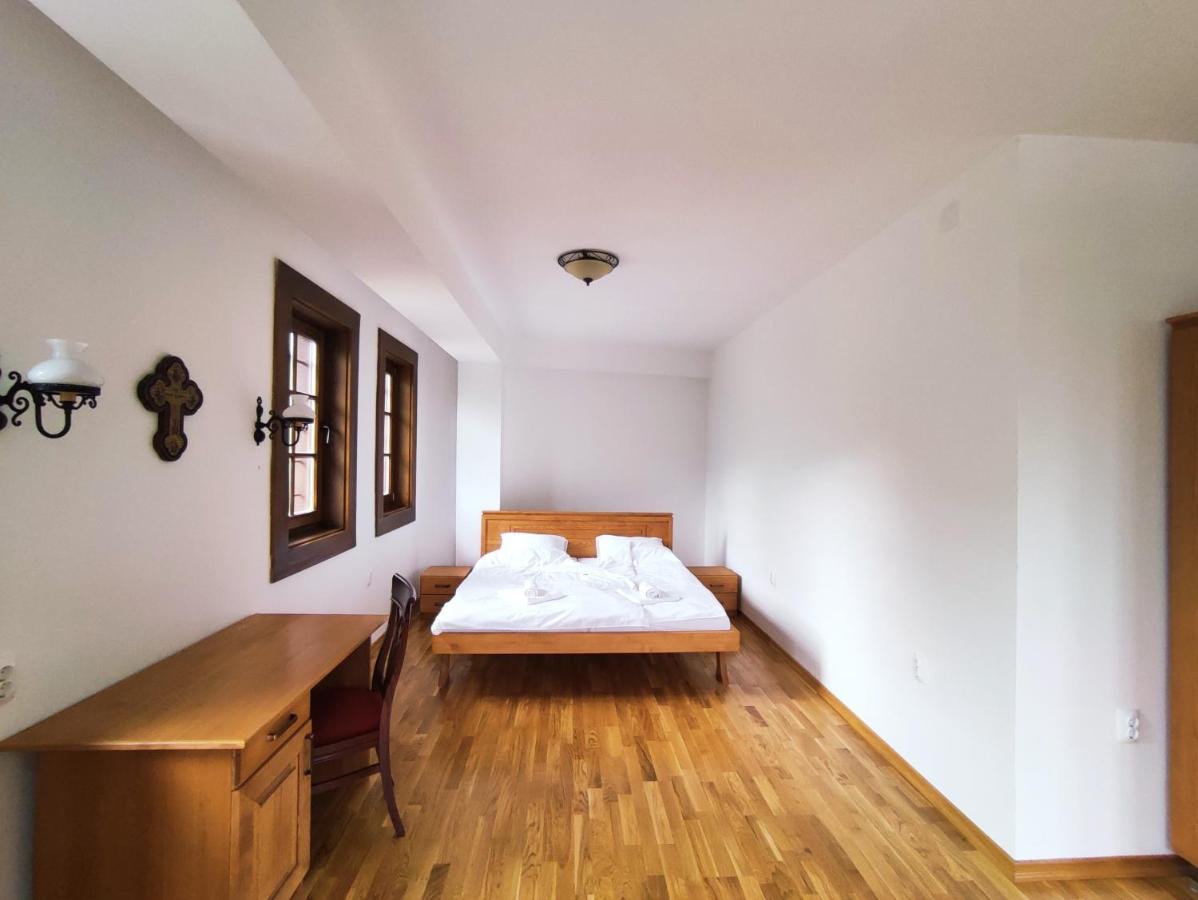 Guest Mansion, Гостински Палат Rostusa Екстериор снимка