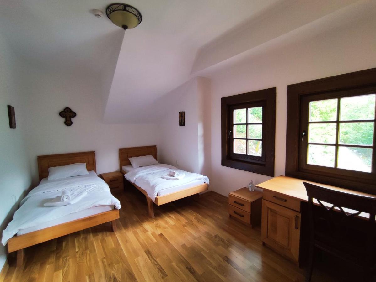 Guest Mansion, Гостински Палат Rostusa Екстериор снимка