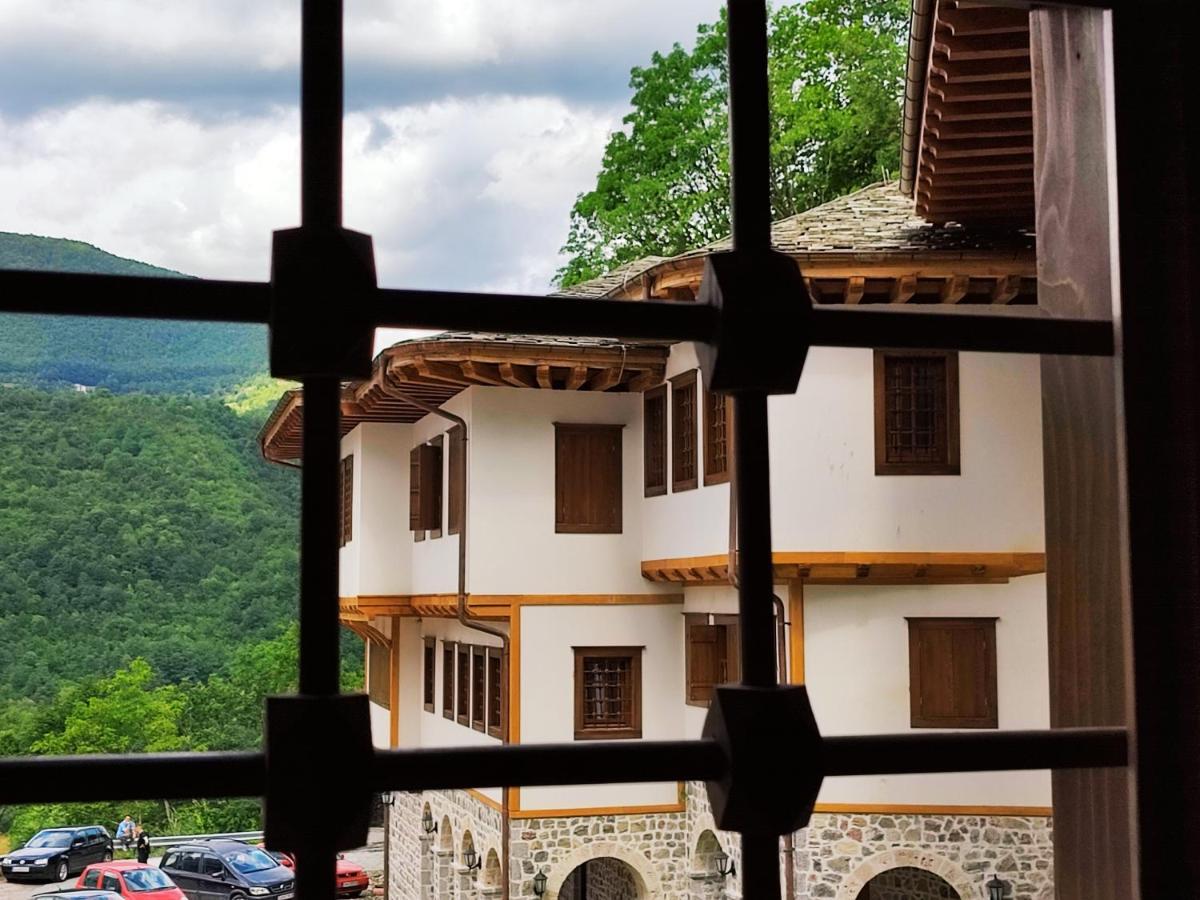 Guest Mansion, Гостински Палат Rostusa Екстериор снимка