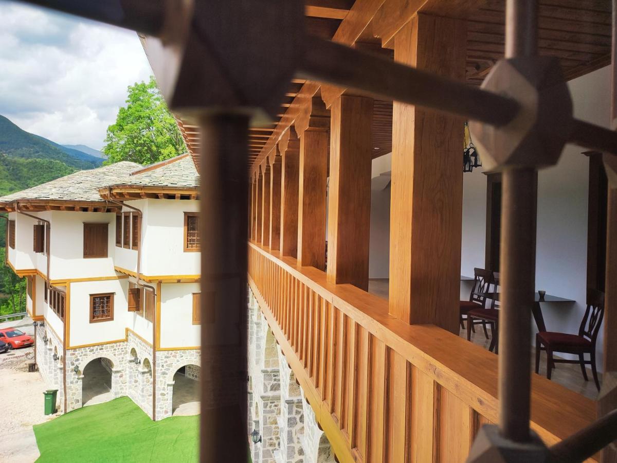 Guest Mansion, Гостински Палат Rostusa Екстериор снимка