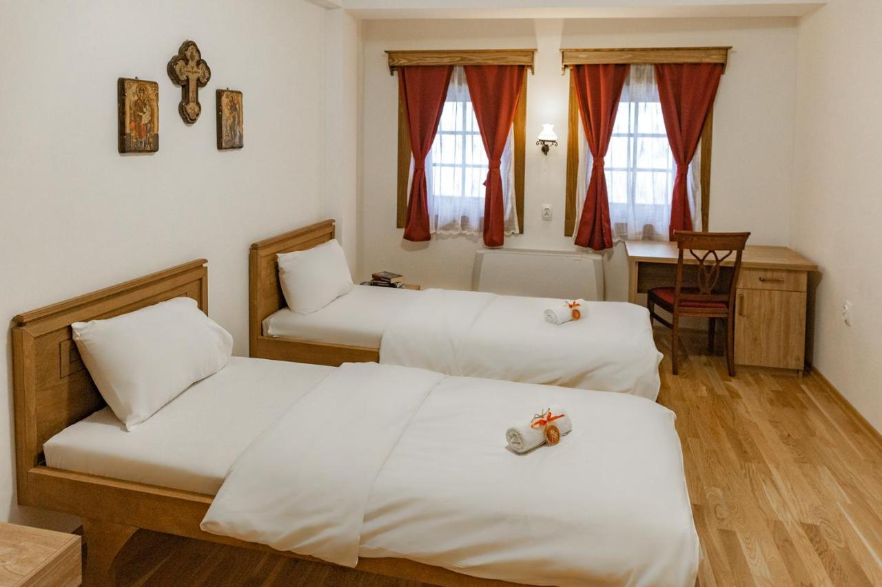 Guest Mansion, Гостински Палат Rostusa Екстериор снимка