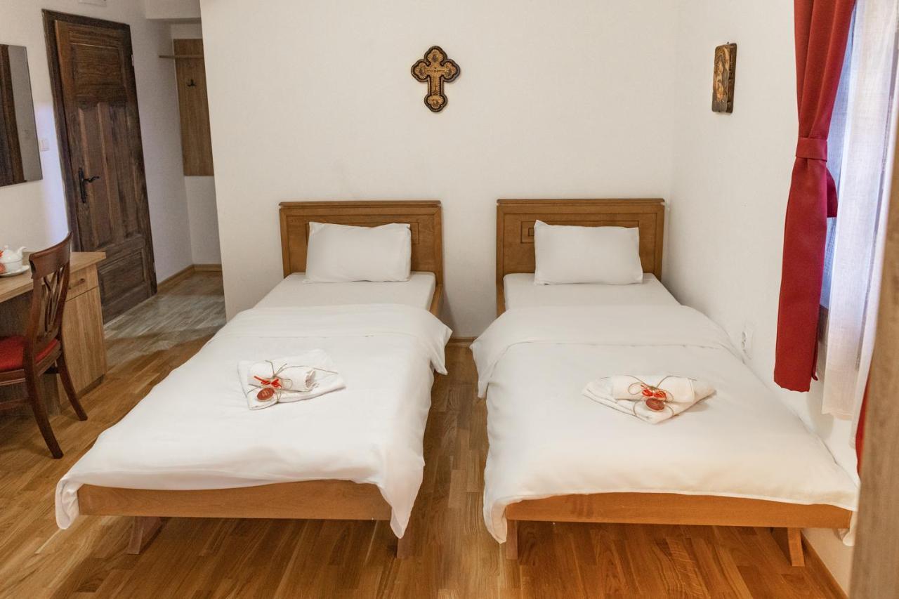 Guest Mansion, Гостински Палат Rostusa Екстериор снимка