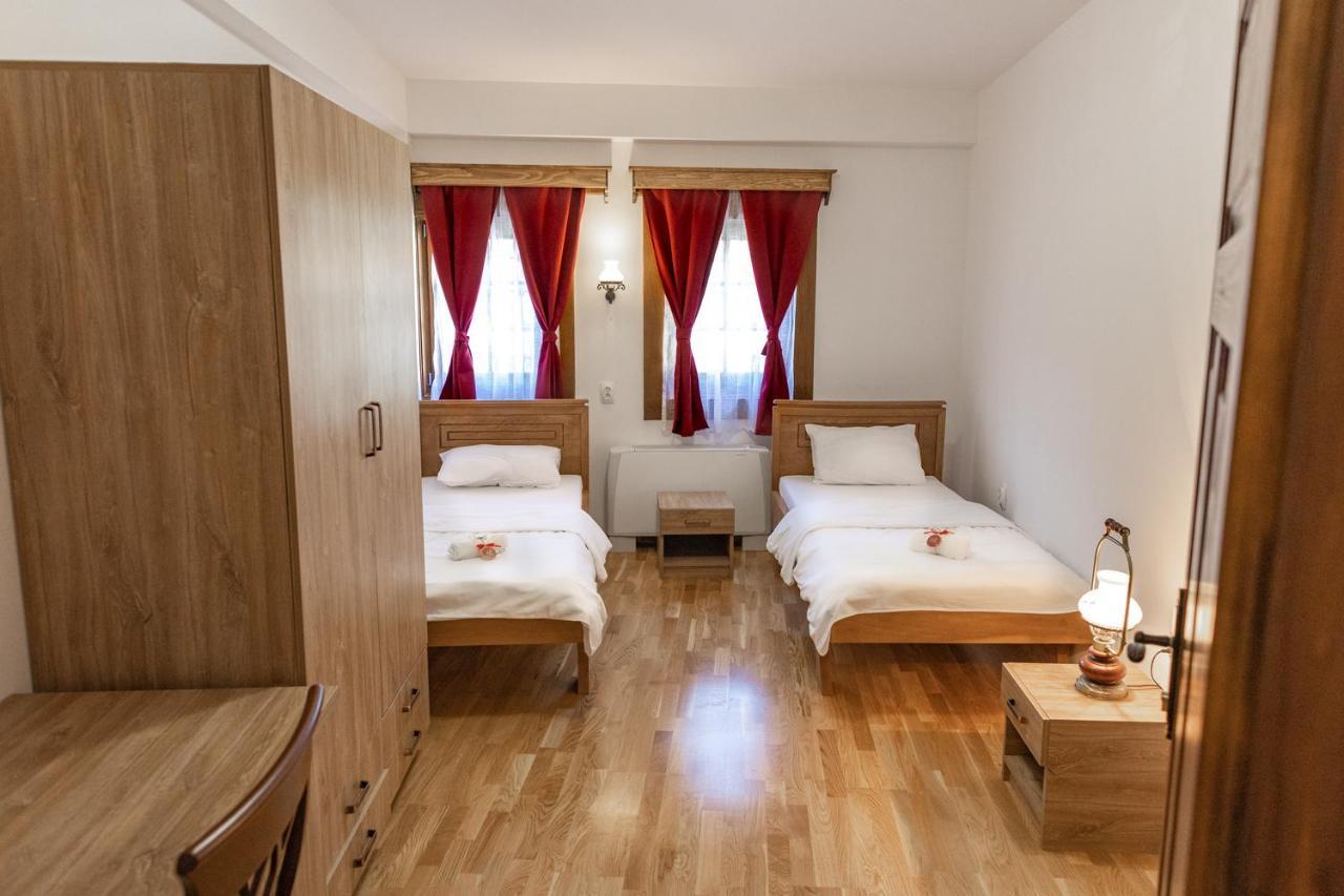 Guest Mansion, Гостински Палат Rostusa Екстериор снимка
