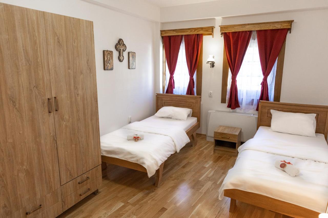 Guest Mansion, Гостински Палат Rostusa Екстериор снимка
